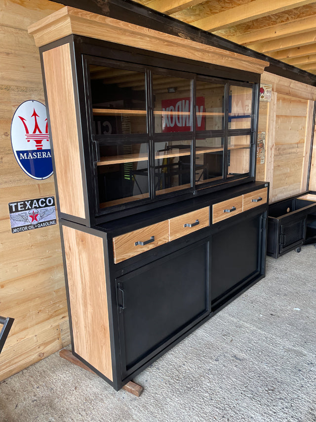 Buffet design industriel 2 corps PRIX de base: 3500€ réf 3701