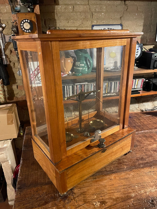 Balance de précision Testut 1900