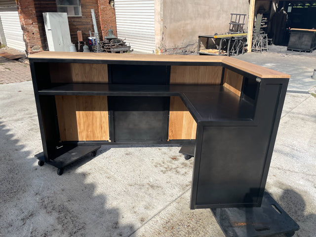 Banque d'accueil industrielle PRIX de base : 1 850 € réf 3939