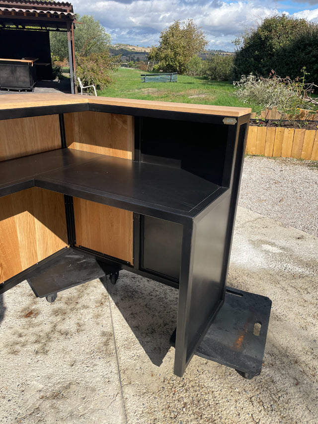 Banque d'accueil industrielle PRIX de base : 1 850 € réf 3939