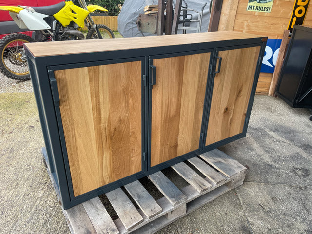 Buffet 3 portes PRIX de base : 1590€ réf 3981