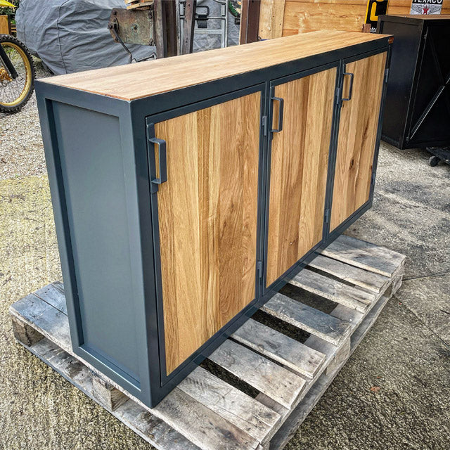 Buffet 3 portes PRIX de base : 1590€ réf 3981