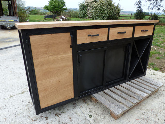 Buffet design industriel range bouteille PRIX de base : 1390€ réf 3688