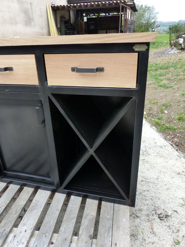 Buffet design industriel range bouteille PRIX de base : 1390€ réf 3688