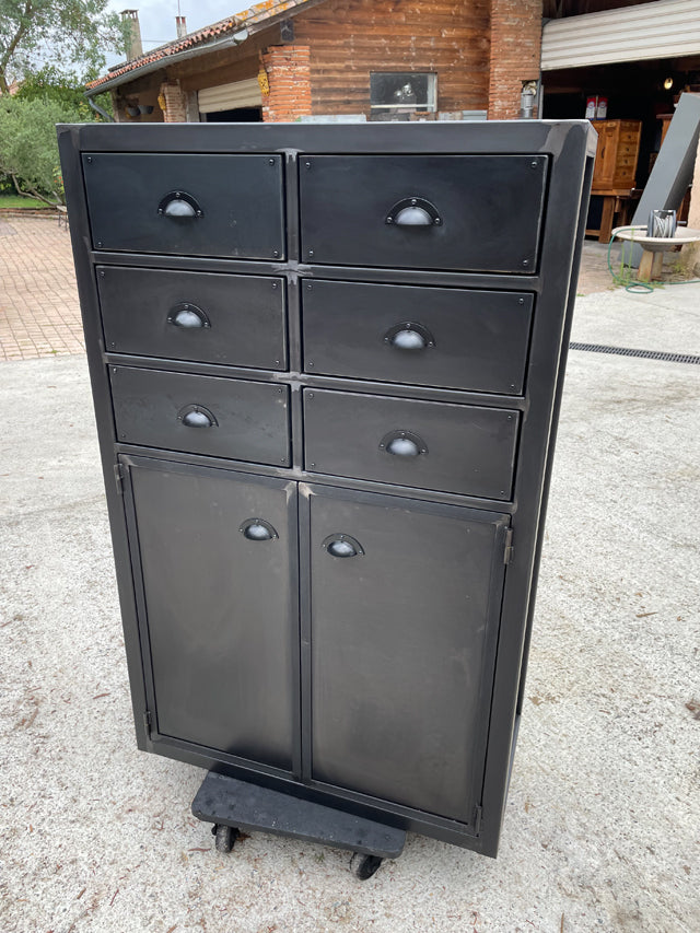 Buffet design industriel tout métal PRIX de base: 1190€   réf 3735