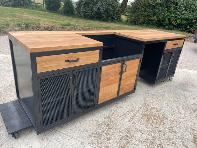 Cuisine sur mesure. PRIX de base : 9500 € Réf 3888