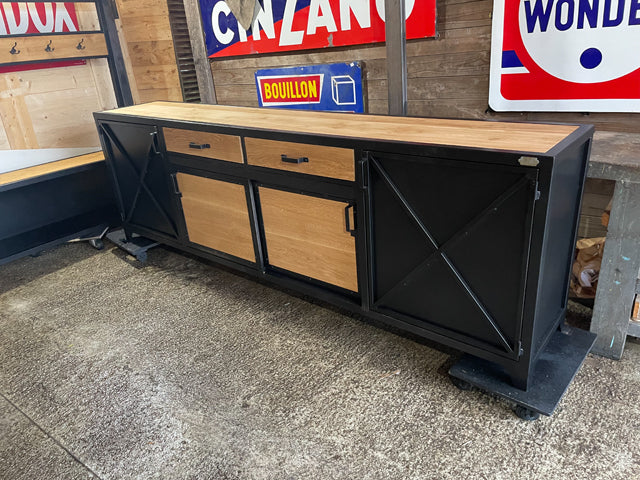 Buffet industriel 4 portes et 2 tiroirs PRIX de base : 2300€ réf 3858