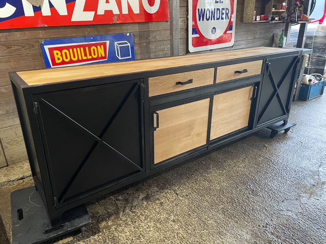 Buffet industriel 4 portes et 2 tiroirs PRIX de base : 2300€ réf 3858