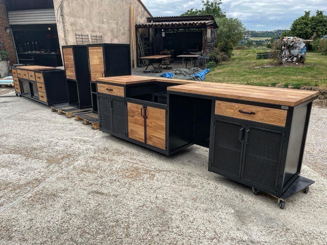 Cuisine sur mesure. PRIX de base : 9500 € Réf 3888