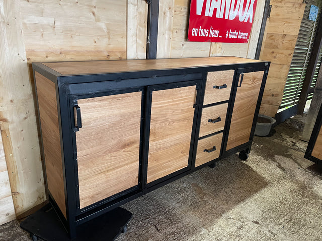 Buffet industriel 3 portes et 3 tiroirs PRIX de base: 1600€ réf 3499