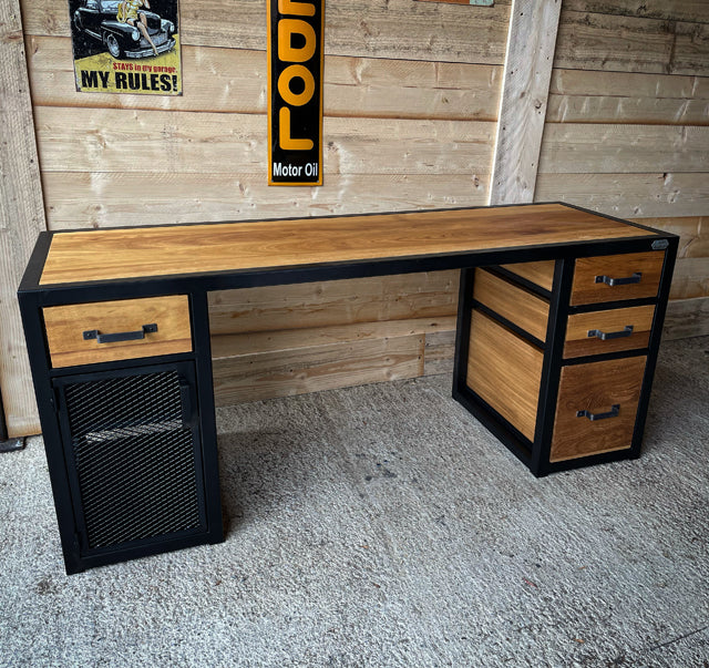 Bureau industriel 4 tiroirs et 1porte PRIX de base: 1290 € réf 3487