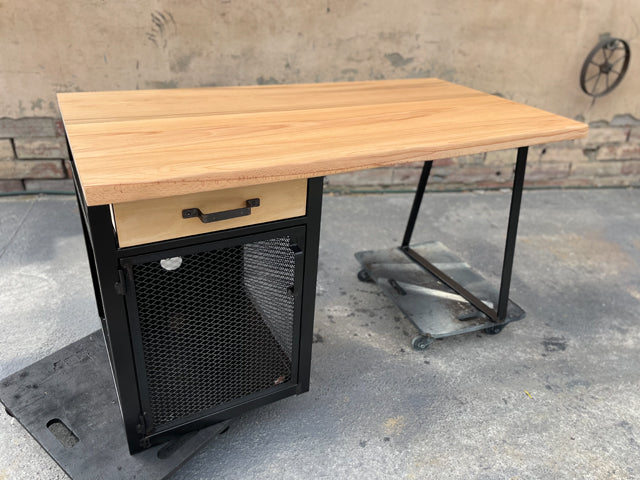 Bureau design industriel live edge PRIX de base:890€ réf 3756