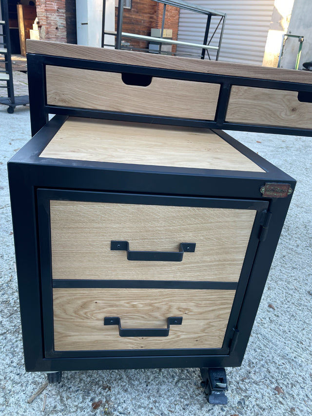 Bureau d'angle 5 tiroirs PRIX de base:1890€ réf 4011