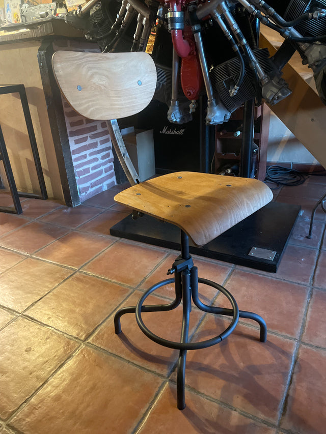 VENDU Chaise d'atelier style Flambo 1950