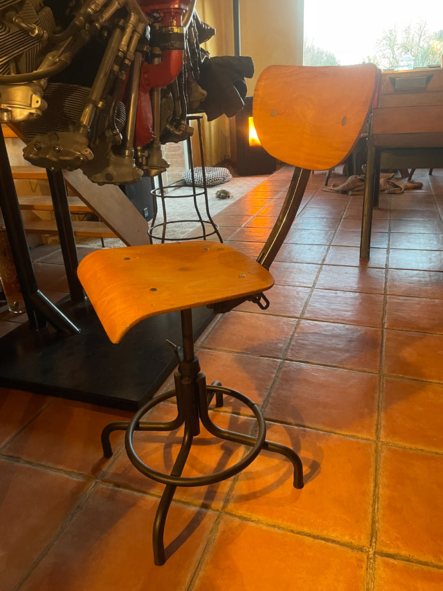 VENDU Chaise d'atelier style Flambo 1950