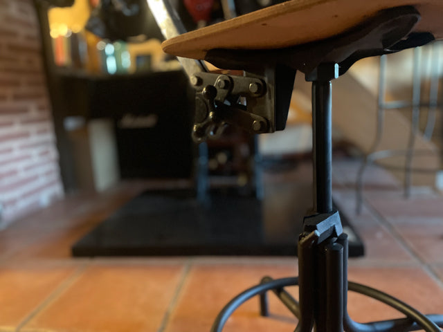 VENDU Chaise d'atelier style Flambo 1950