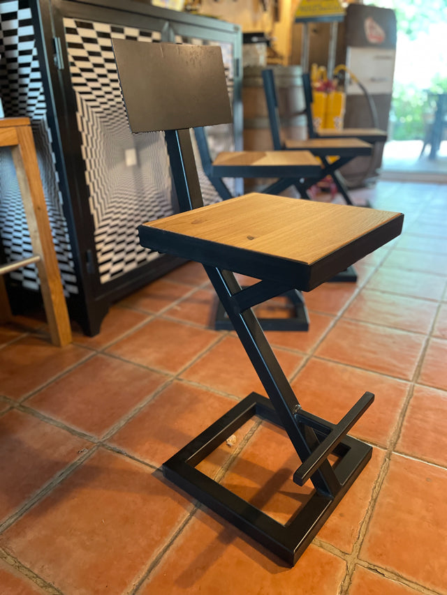 Chaise de bar PRIX: 140€ réf 3930
