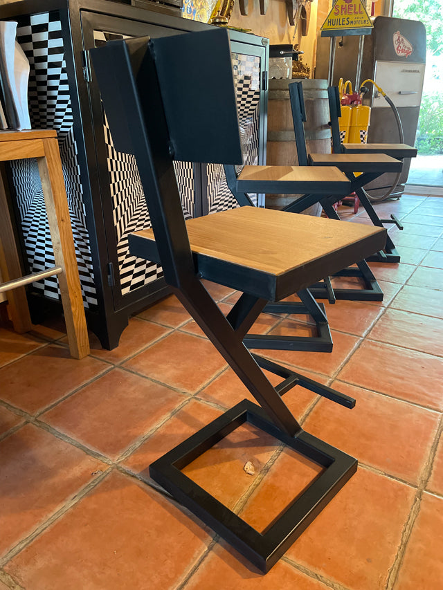 Chaise de bar PRIX: 140€ réf 3930