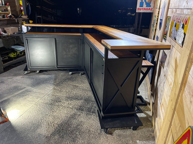 Comptoir façade ajourée PRIX de base: 2550€ réf 3945