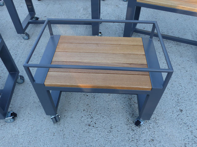 Desserte à roulette thermolaquè PRIX de base : 1200€ réf 3685