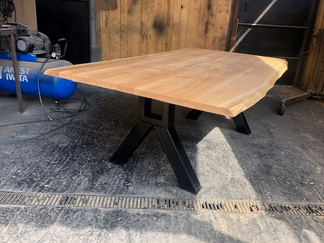 Table industrielle  bois et métal patiné PRIX de base: 1490€ réf 3355