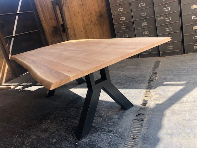Table industrielle  bois et métal patiné PRIX de base: 1490€ réf 3355