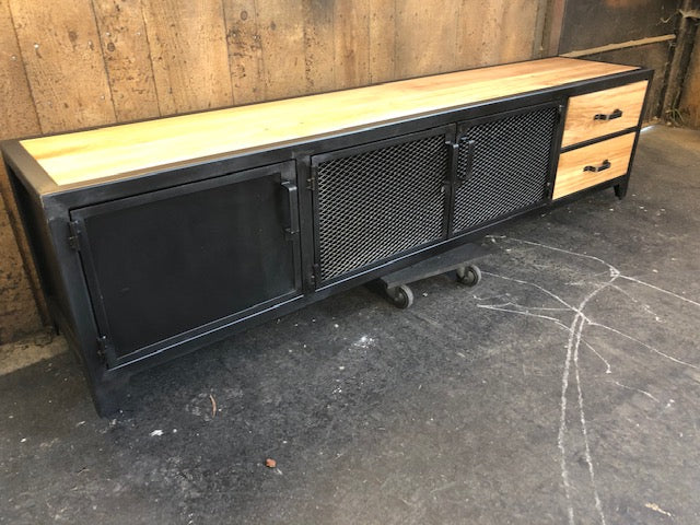 Meuble Tv design industriel chêne/ métal PRIX de base: 1390€ réf 3587