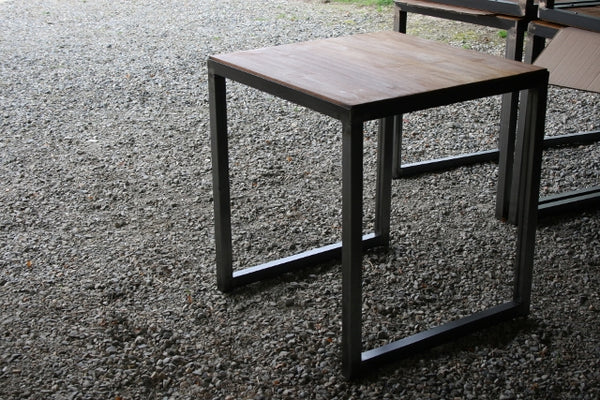Table bistro style industriel PRIX de base: 390€ réf 2106