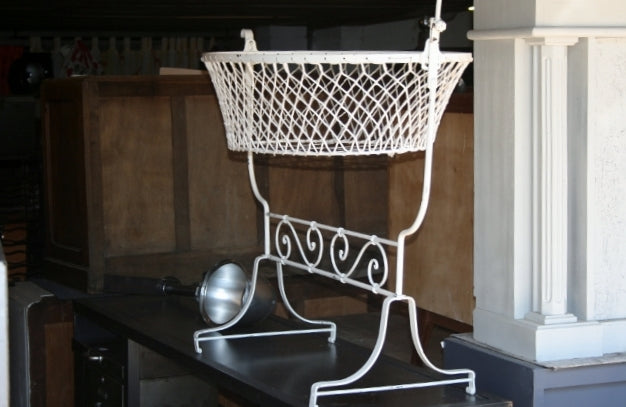 Berceau vintage 1900 en métal