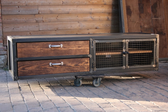 Meuble télévision style industriel PRIX de base: 950€ réf 2217