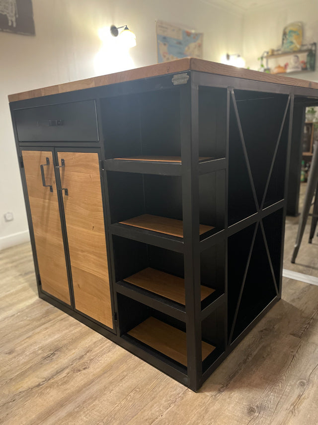 Ilot central design industriel PRIX de base :2800€ réf 3952