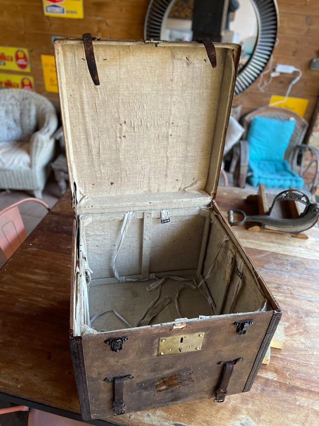 Malle de voyage entoilée  1900