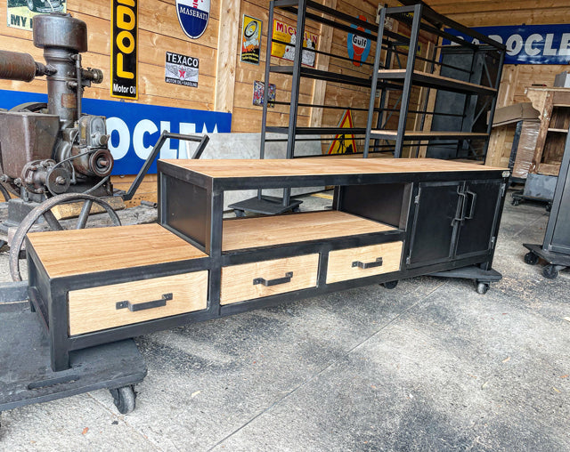 Meuble industriel TV 1 porte 1 tiroir PRIX de base: 1290€ réf 3107