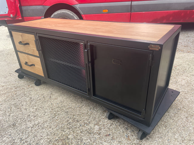 Meuble Tv industriel 3 portes PRIX de base: 990€ réf 4017