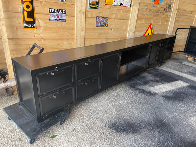 Meuble Tv mètal XXL PRIX de base: 1750€   réf 3872