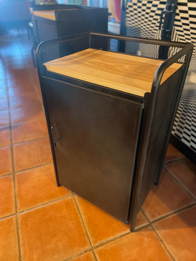 VENDU Meuble d'atelier 1 porte 1950