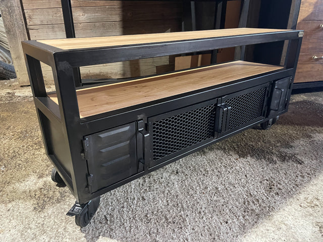 Meuble TV portes ancienne persiennes PRIX de base: 990€réf 2615