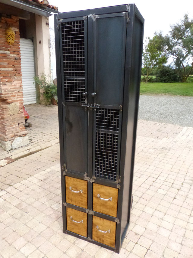 Armoire industrielle 2 portes, 4 tiroirs Réf 2582  Prix de base : 1390€