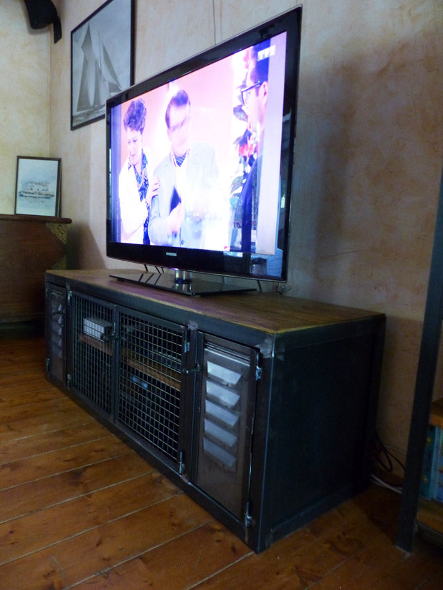 Meuble TV portes ancienne persiennes PRIX de base: 990€réf 2615