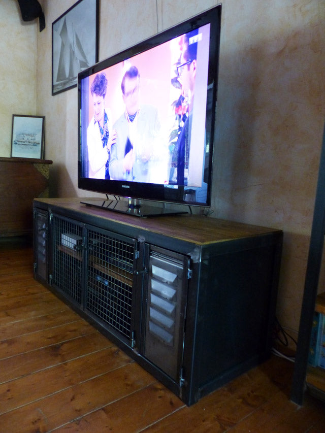 Meuble TV portes ancienne persiennes PRIX de base: 890€ réf 2615