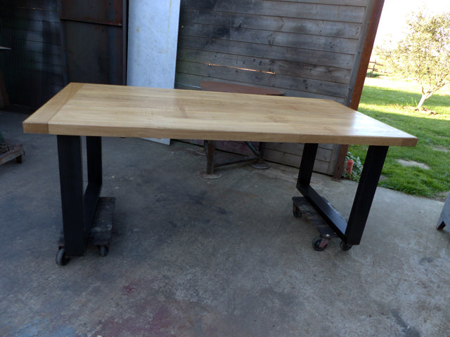 Table industrielle  chêne et métal PRIX de base : 1290€ réf 2960