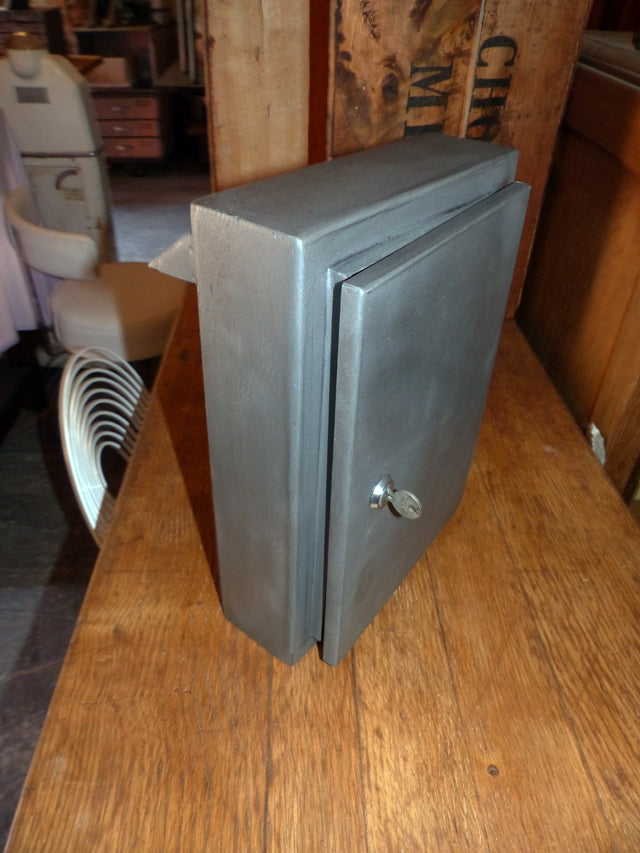 Ancienne boîte aux lettres 1960