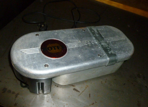 Ancienne machine à glace ROTEL 1950