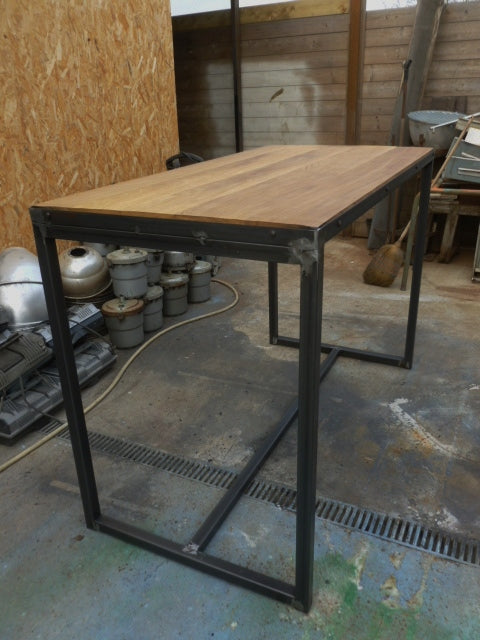 Meuble industriel table mange debout PRIX de base: 790€ réf 2021