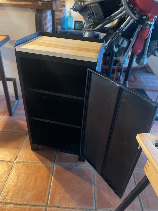 Petit buffet d'atelier 1950