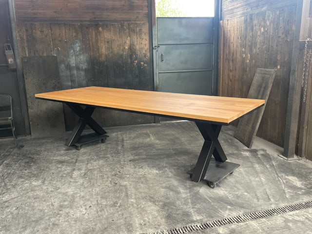 Table design industriel chêne 60 PRIX de base : 3600€ réf 3593