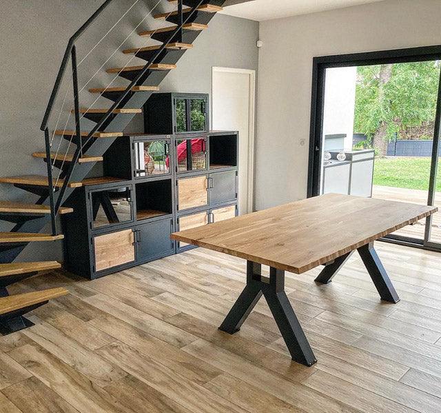 Table industrielle  bois et métal patiné PRIX de base: 1490€ réf 3355