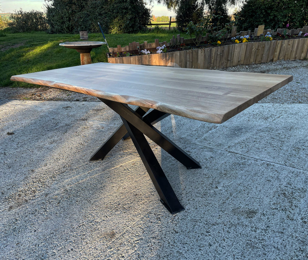 Table piètement MIKADO PRIX de base : 990€ réf 3982