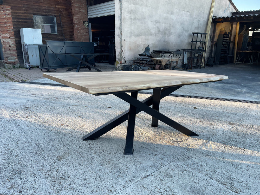 Table piètement MIKADO PRIX de base : 990€ réf 3982