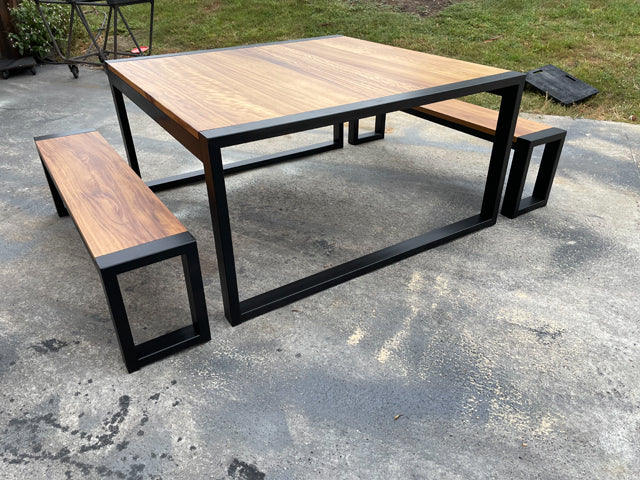 Table design industriel sur mesure PRIX de base : 1050€ réf 3518